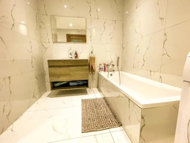 Jacuzzi Flat *